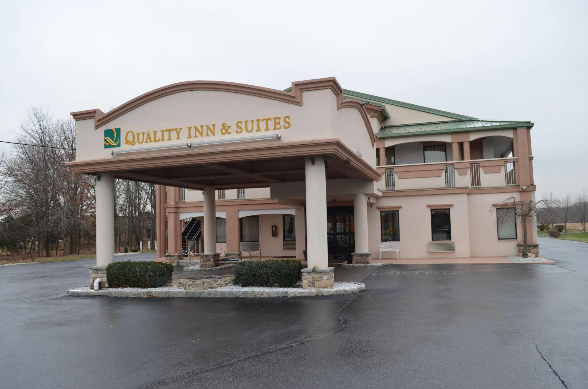 Quality Inn & Suites Quakertown-Allentown Ngoại thất bức ảnh